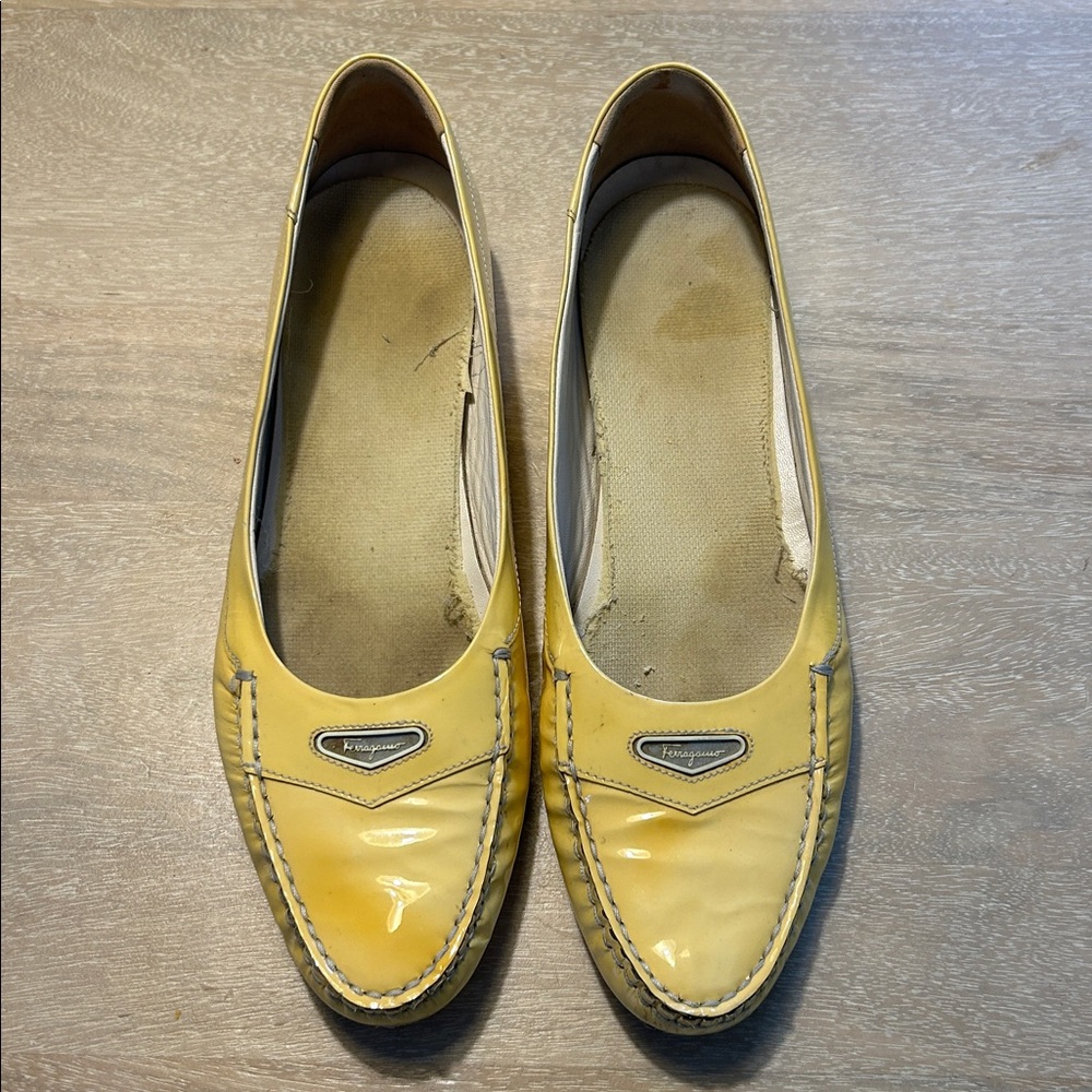Salvadore Ferragamo Flats